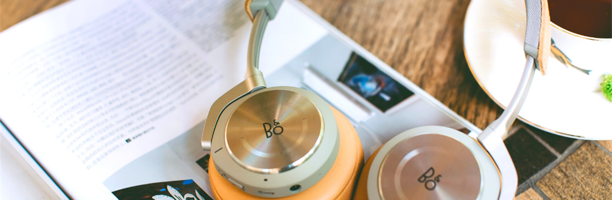 Boeken- en podcast tips van de maand juli: Genieten